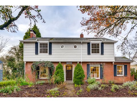 205 NE BILLINGHER DR Portland OR 97220