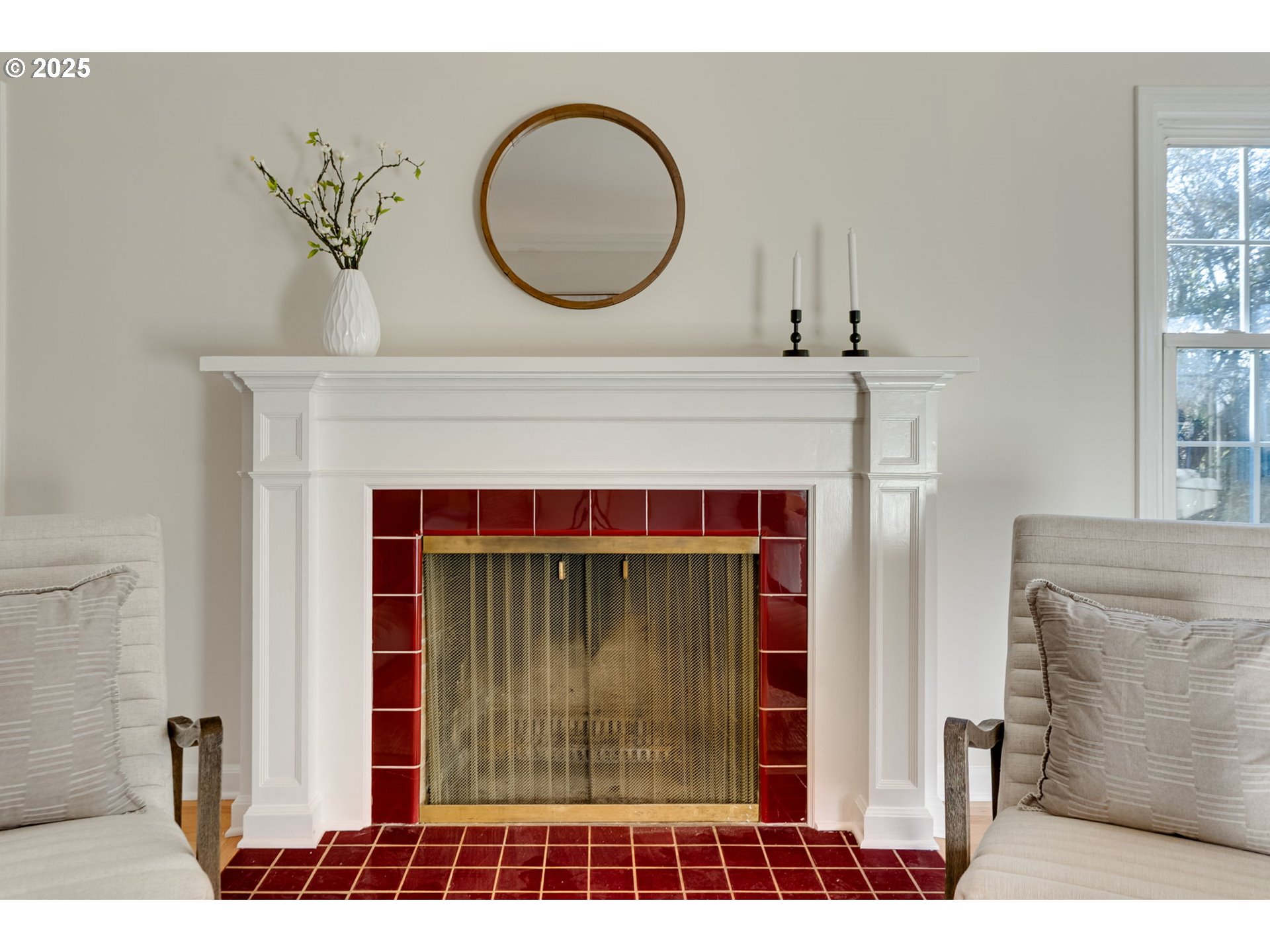 205 NE BILLINGHER DR