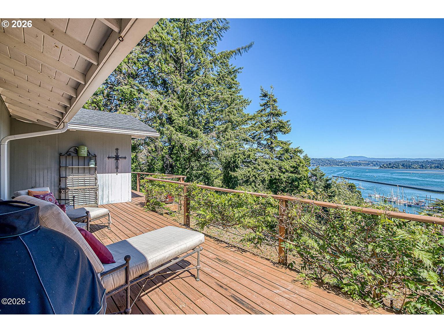 291 SE PENTER LN