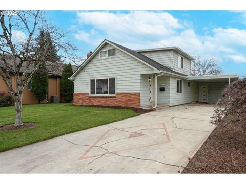 507 N 2ND ST Silverton OR 97381