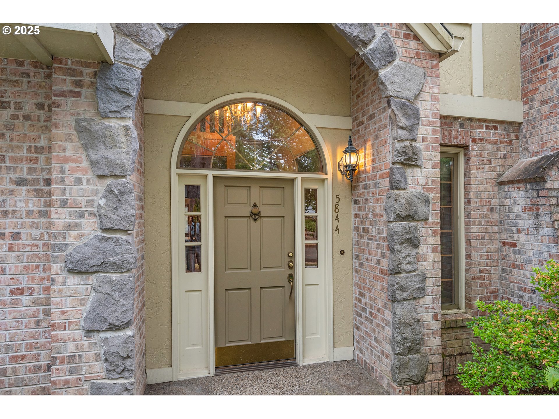 5844 RIDGETOP CT