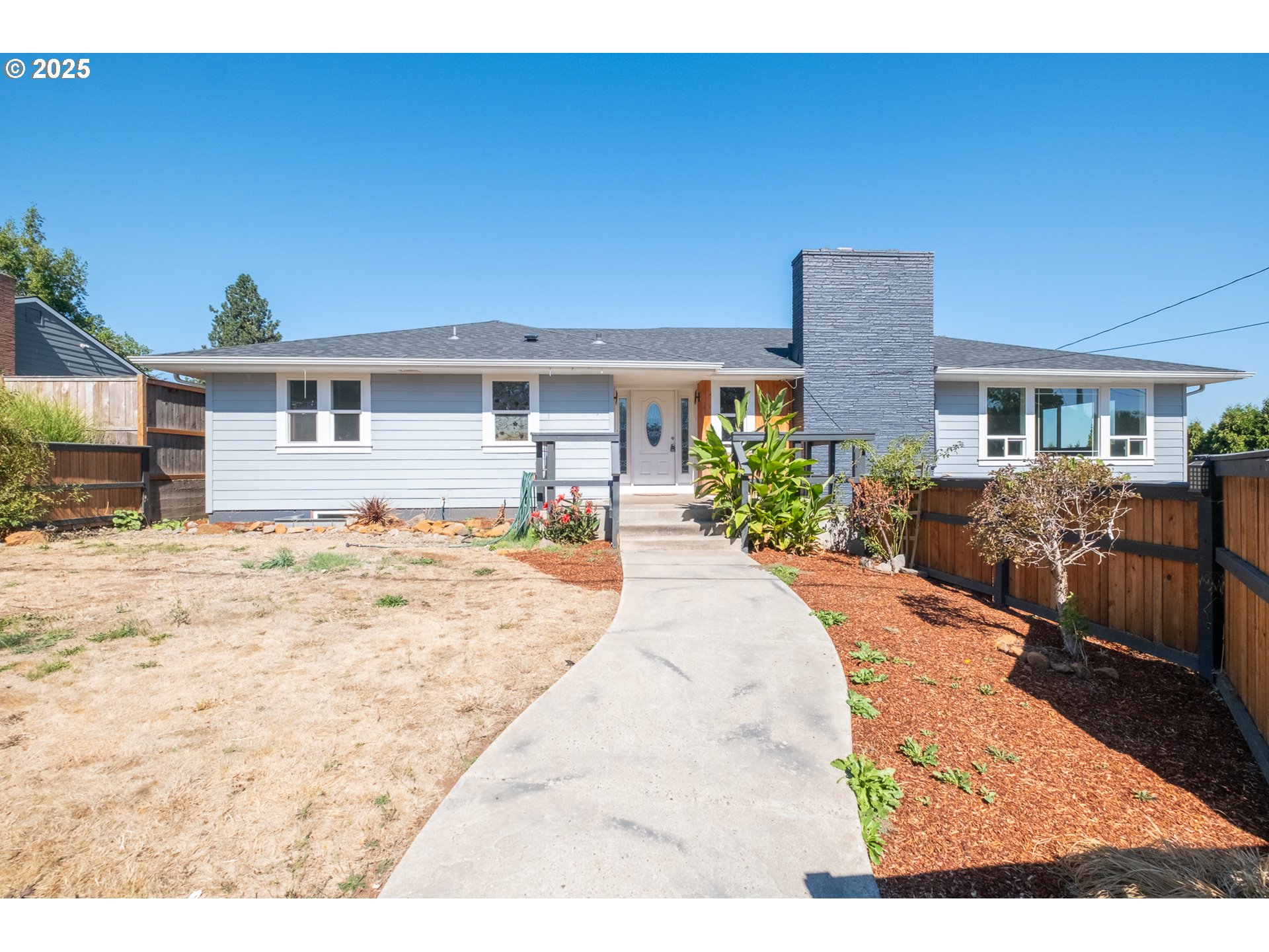 Salem, Oregon 97302, United States, 6 Bedrooms Bedrooms, ,2 BathroomsBathrooms,Residential,Pending,211624