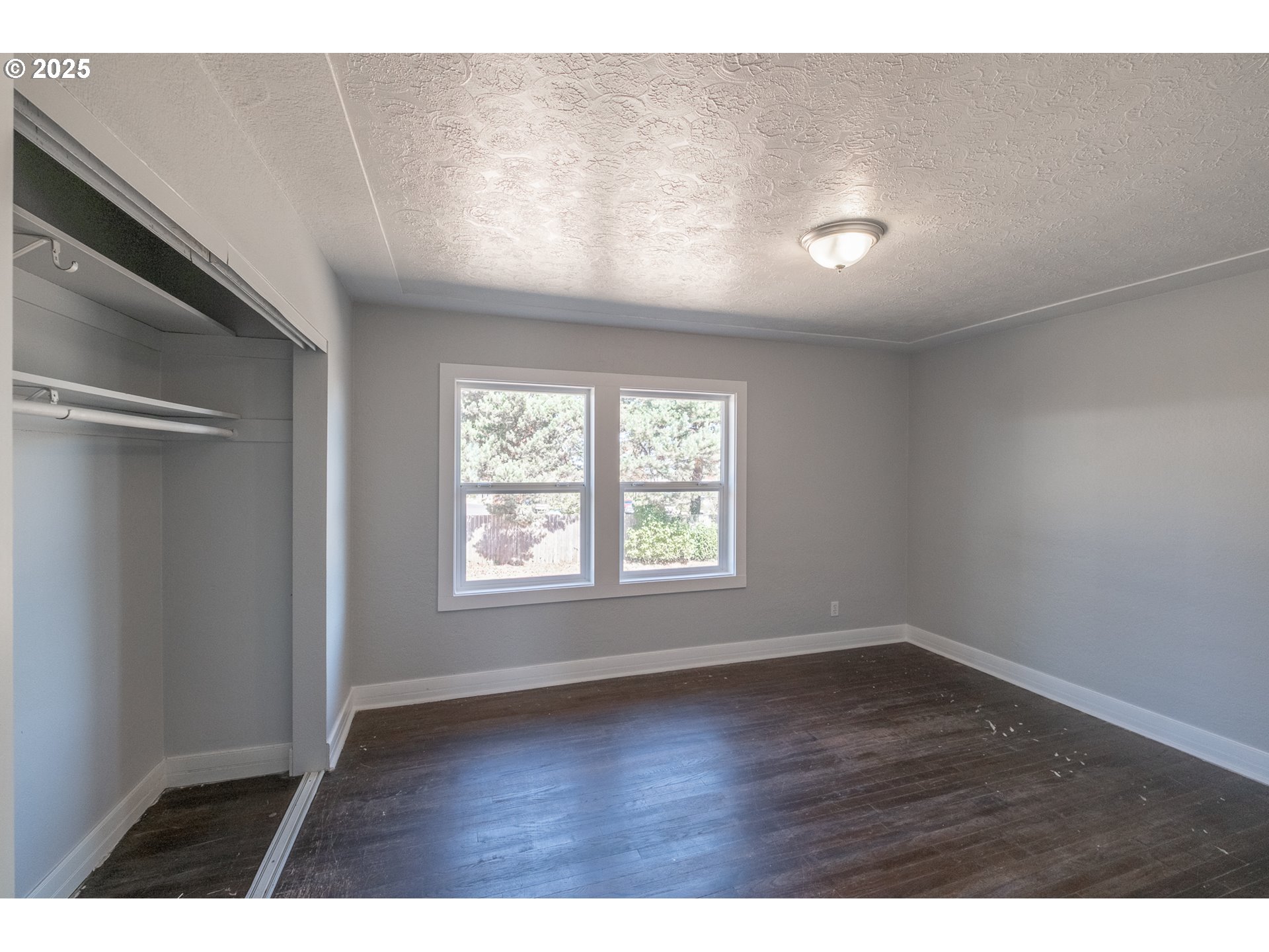 Salem, Oregon 97302, United States, 6 Bedrooms Bedrooms, ,2 BathroomsBathrooms,Residential,Pending,211624