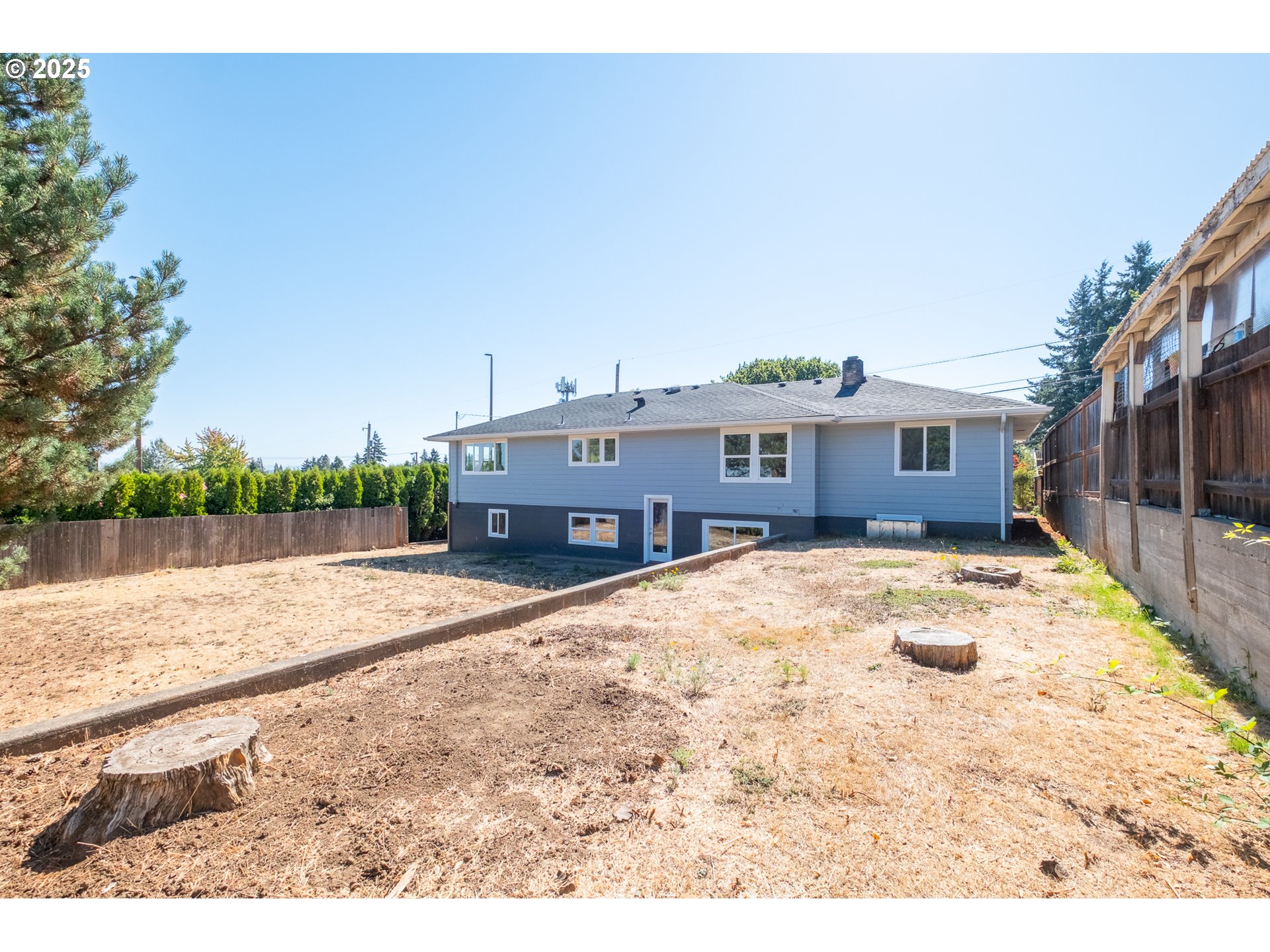 Salem, Oregon 97302, United States, 6 Bedrooms Bedrooms, ,2 BathroomsBathrooms,Residential,Pending,211624