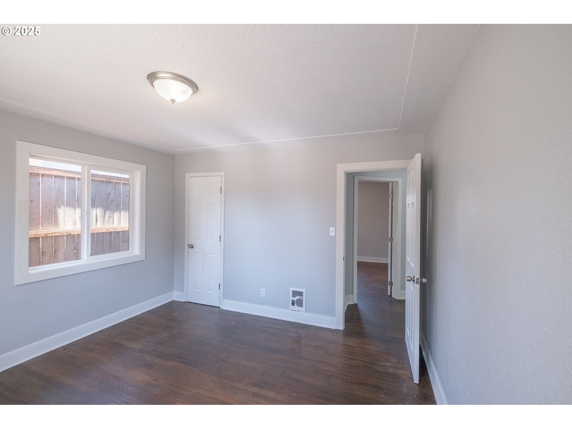 Salem, Oregon 97302, United States, 6 Bedrooms Bedrooms, ,2 BathroomsBathrooms,Residential,Pending,211624