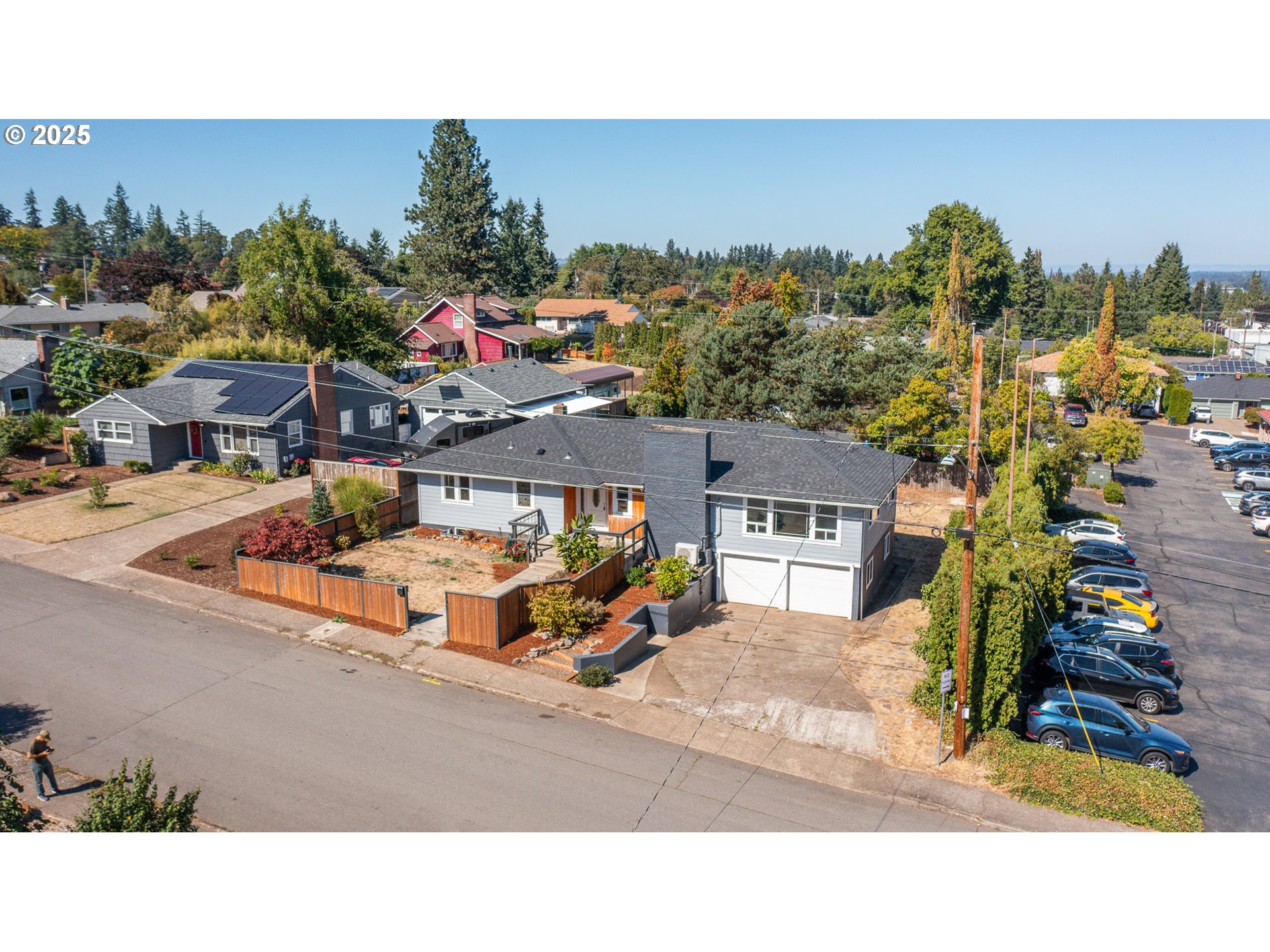 Salem, Oregon 97302, United States, 6 Bedrooms Bedrooms, ,2 BathroomsBathrooms,Residential,Pending,211624