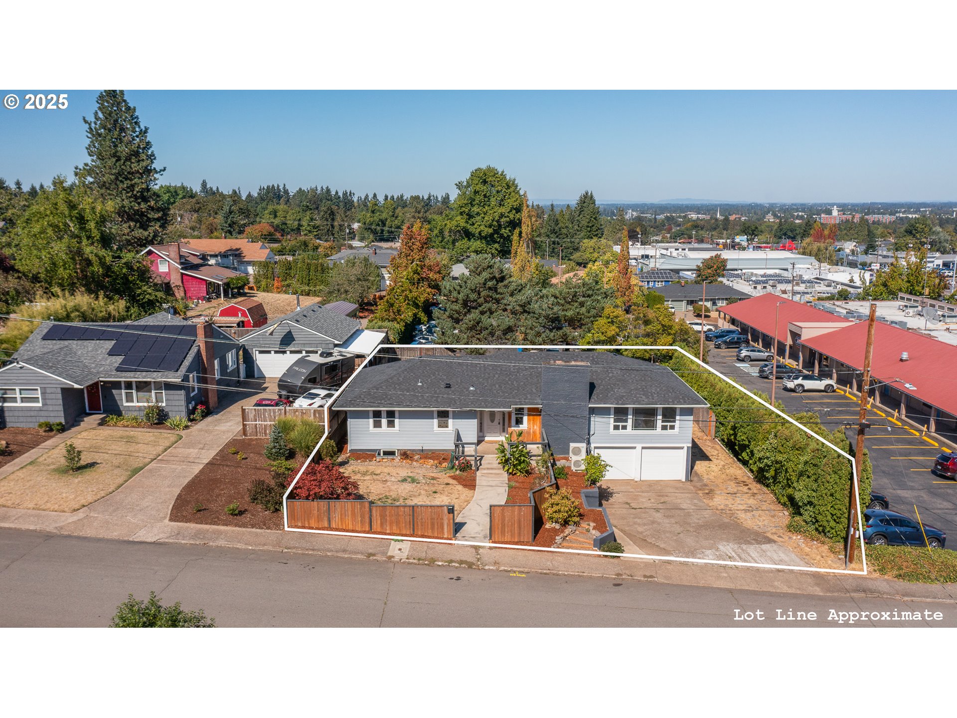 Salem, Oregon 97302, United States, 6 Bedrooms Bedrooms, ,2 BathroomsBathrooms,Residential,Pending,211624