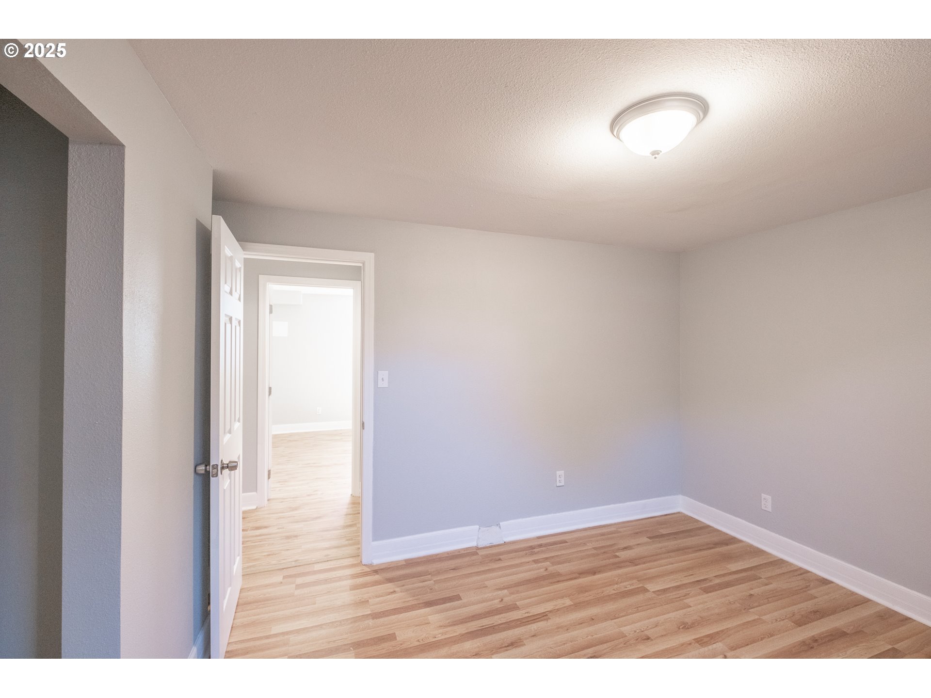 Salem, Oregon 97302, United States, 6 Bedrooms Bedrooms, ,2 BathroomsBathrooms,Residential,Pending,211624