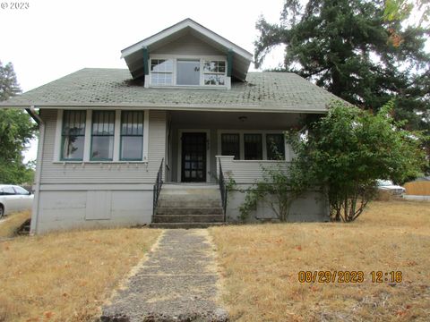 A home in Sutherlin