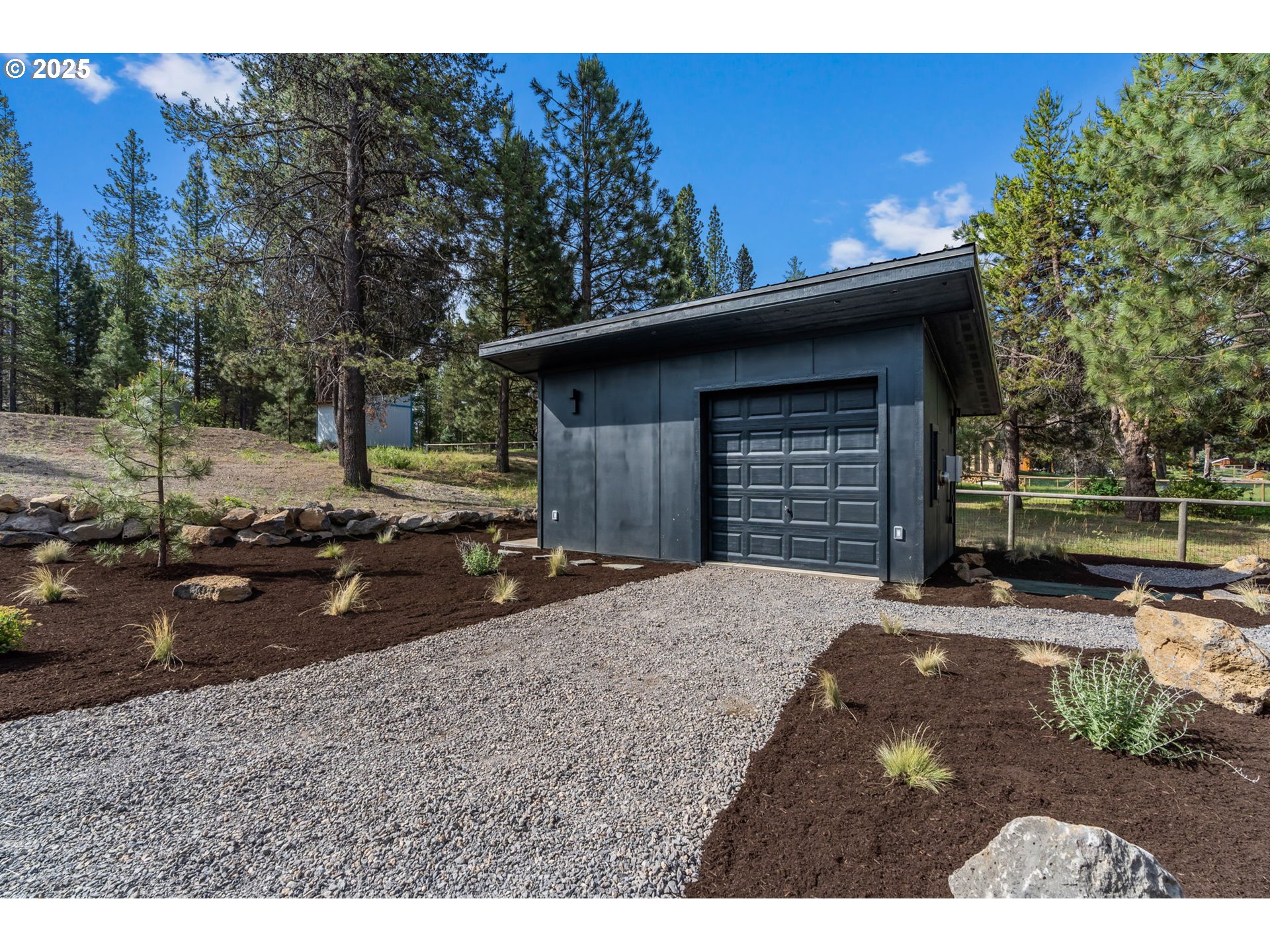 54665 SILVER FOX DR