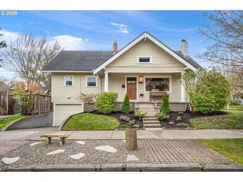 2106 SE KNAPP ST Portland OR 97202