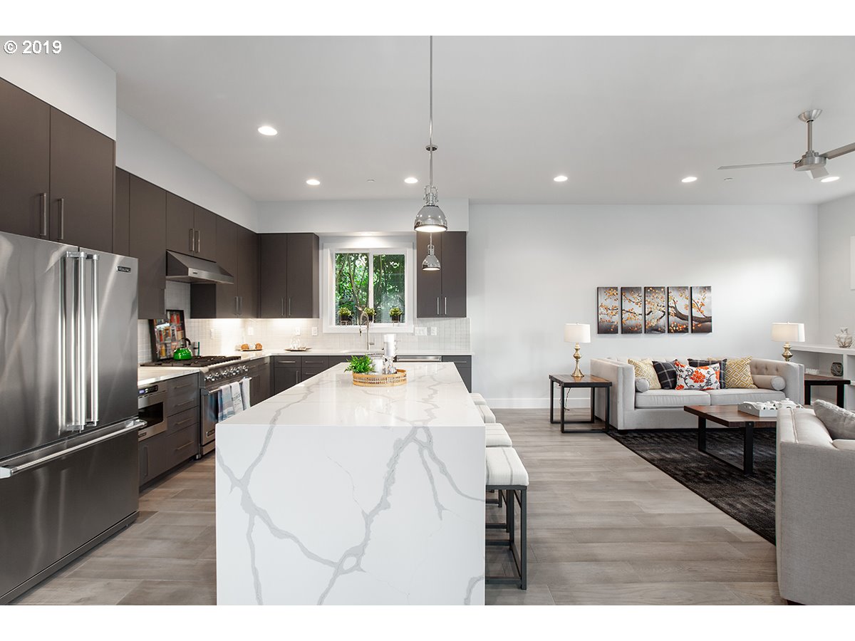 4453 SW Melville