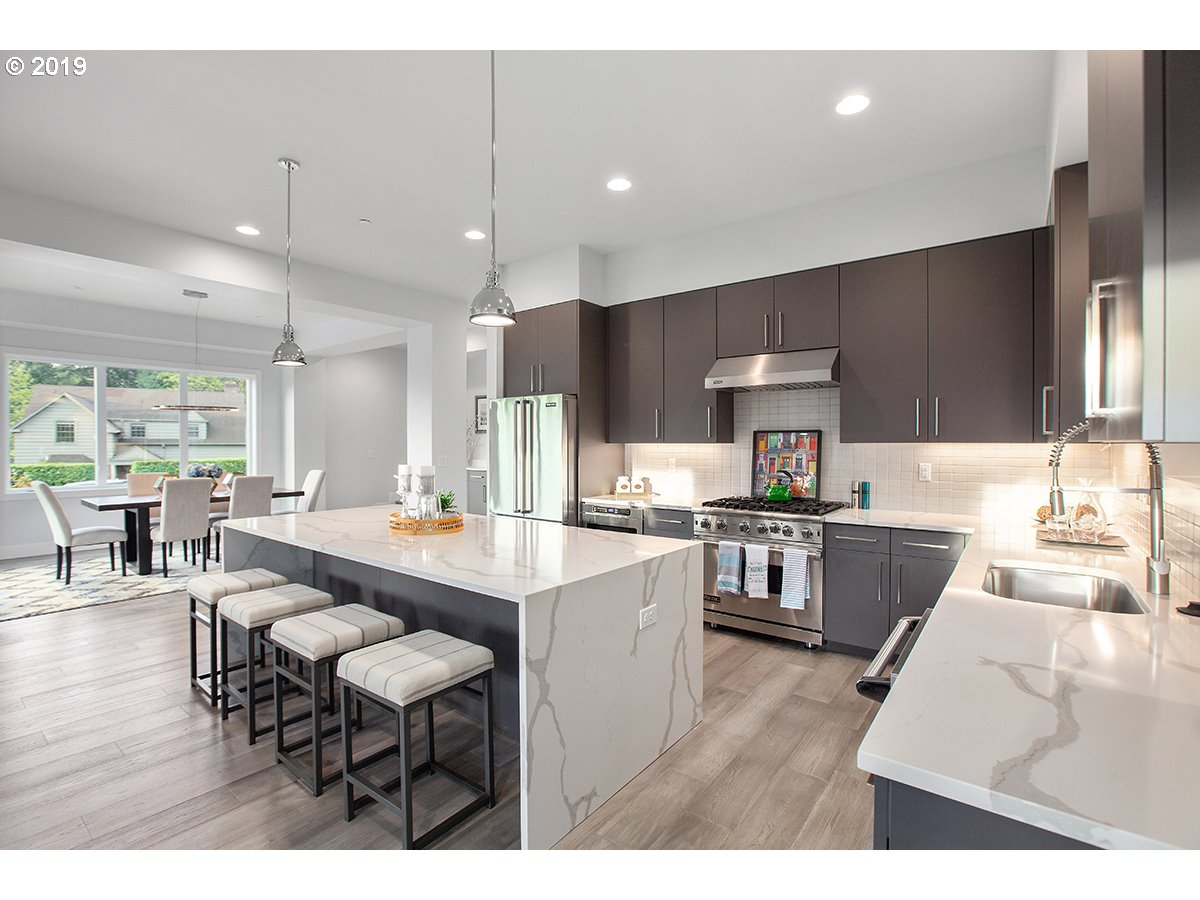 4453 SW Melville