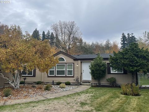 1655 S ELM ST Canby OR 97013