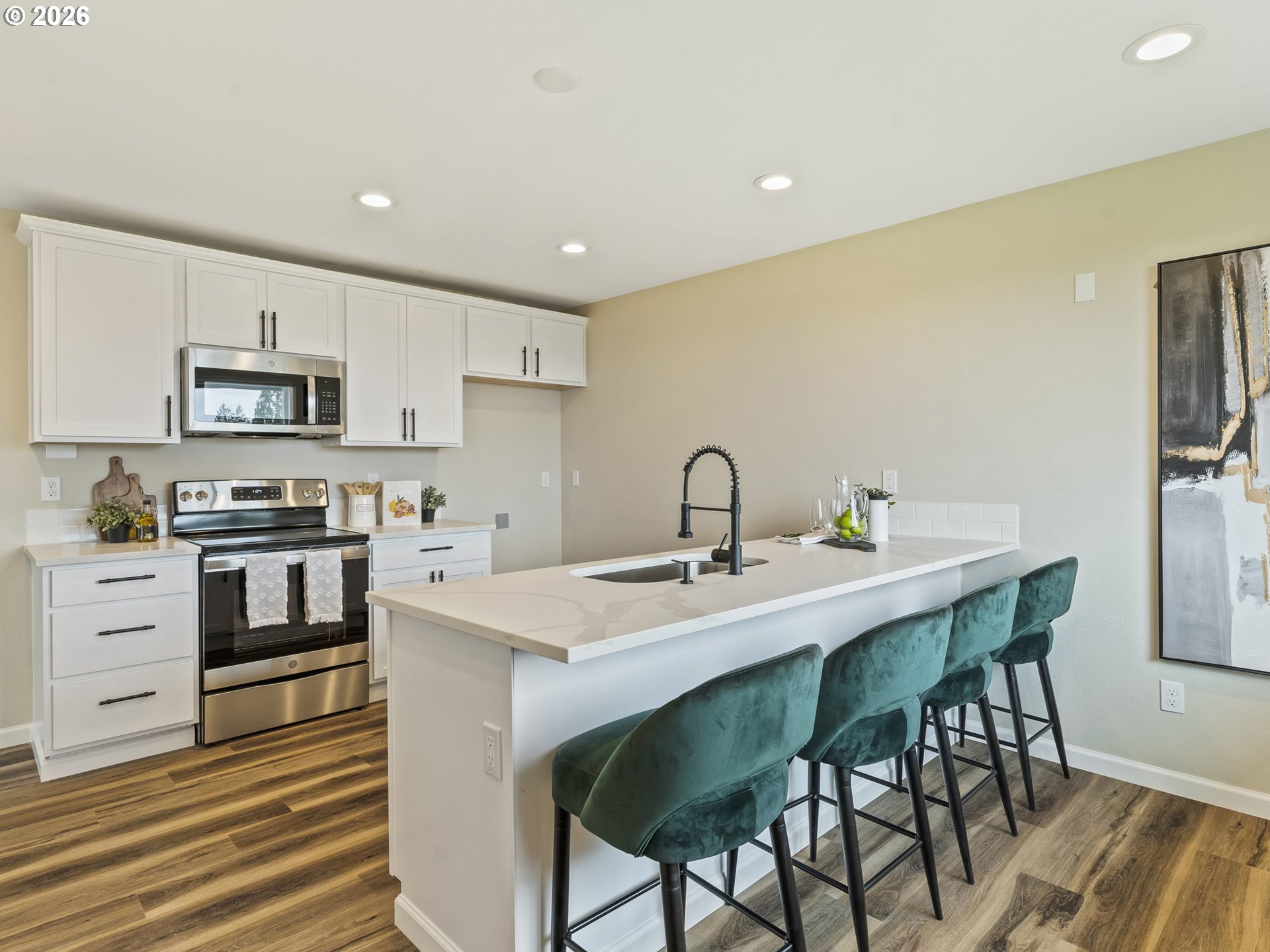 2615 E MCLOUGHLIN BLVD