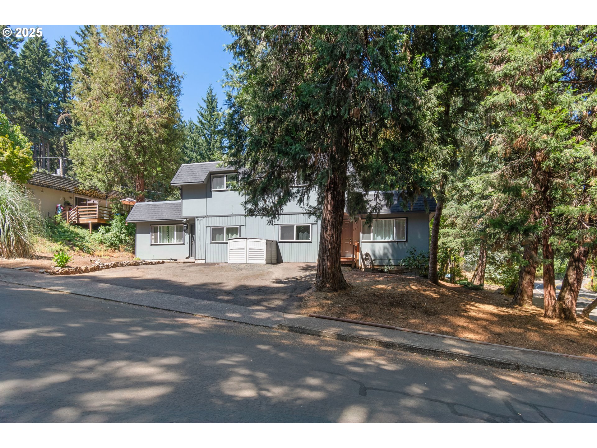 681 PRINCESS AVE