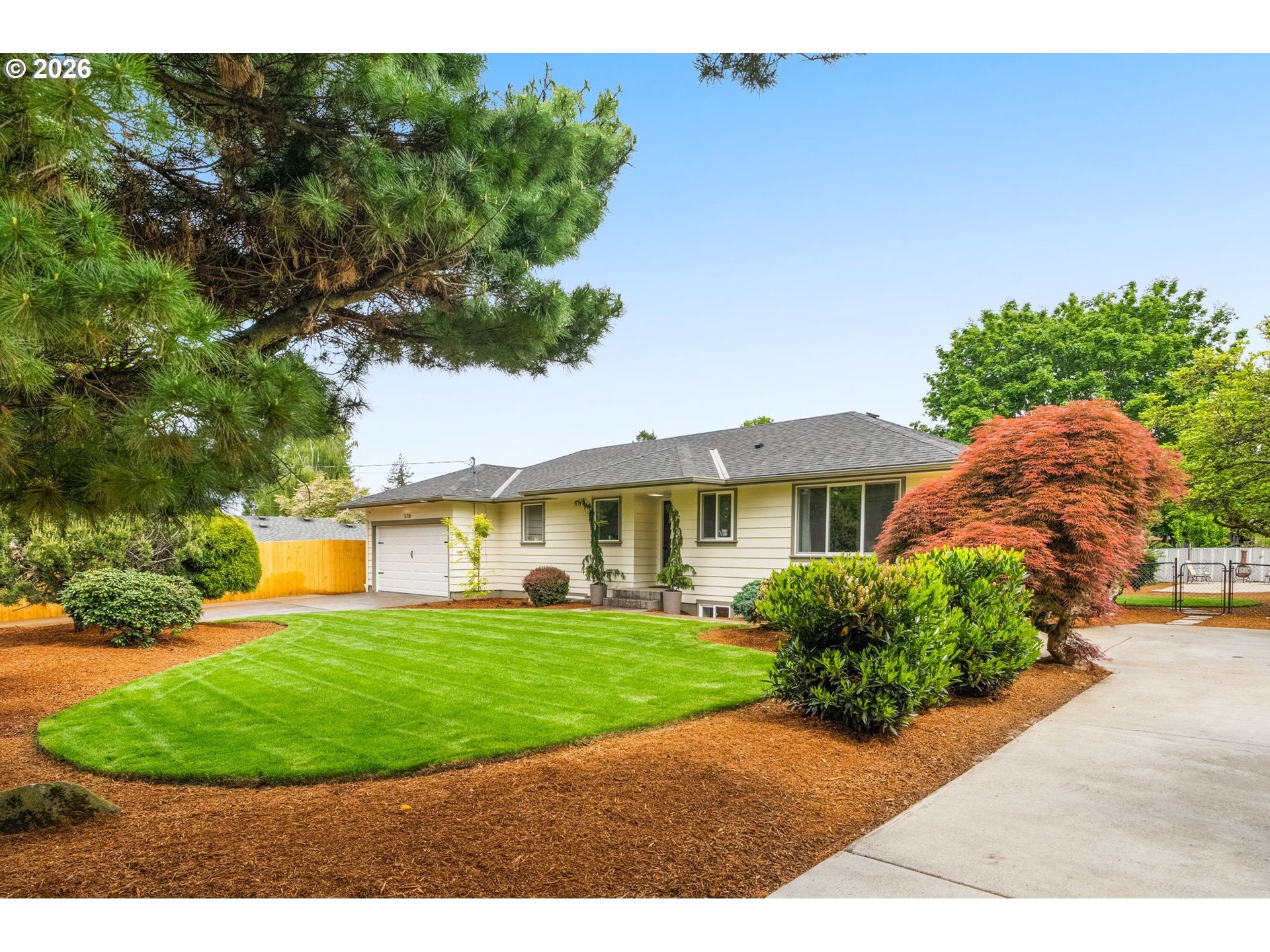 570 NW BIRDSDALE AVE