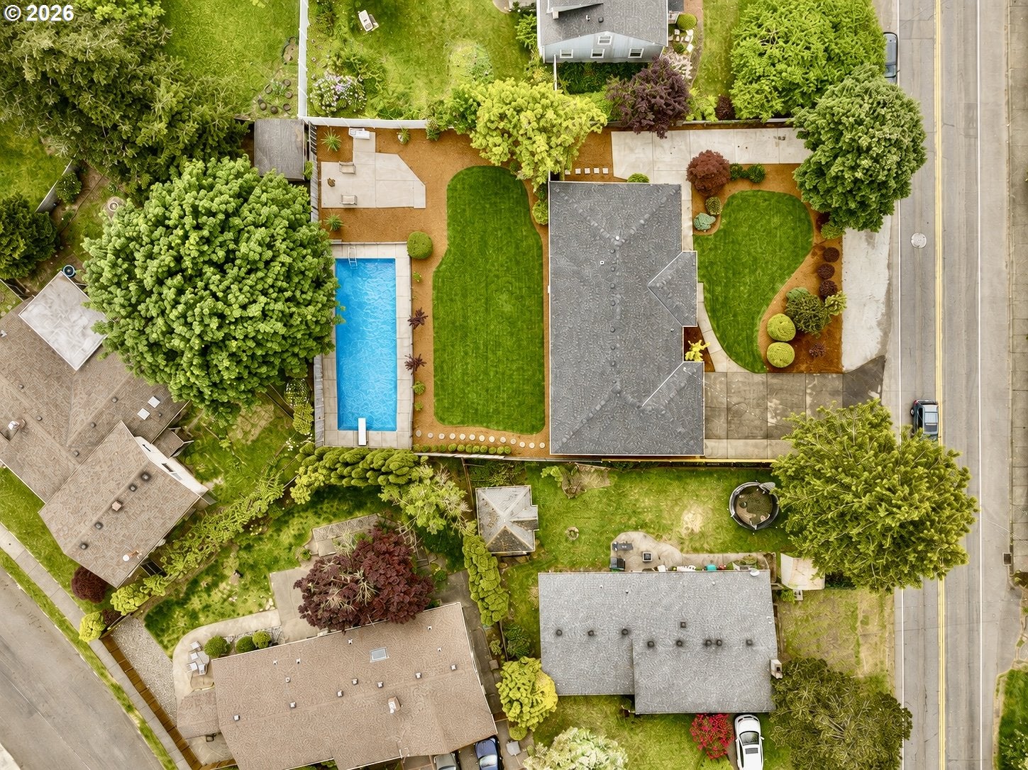 570 NW BIRDSDALE AVE
