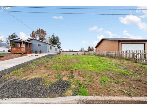 Photo of 2770 34th St, Coos Bay, OR 97420 (MLS # 569578254)