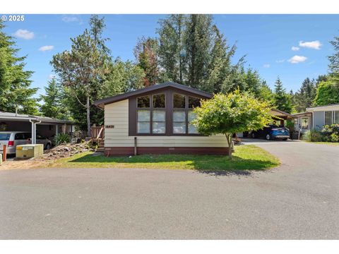 647 SHOREPINES HTS Coos Bay OR 97420