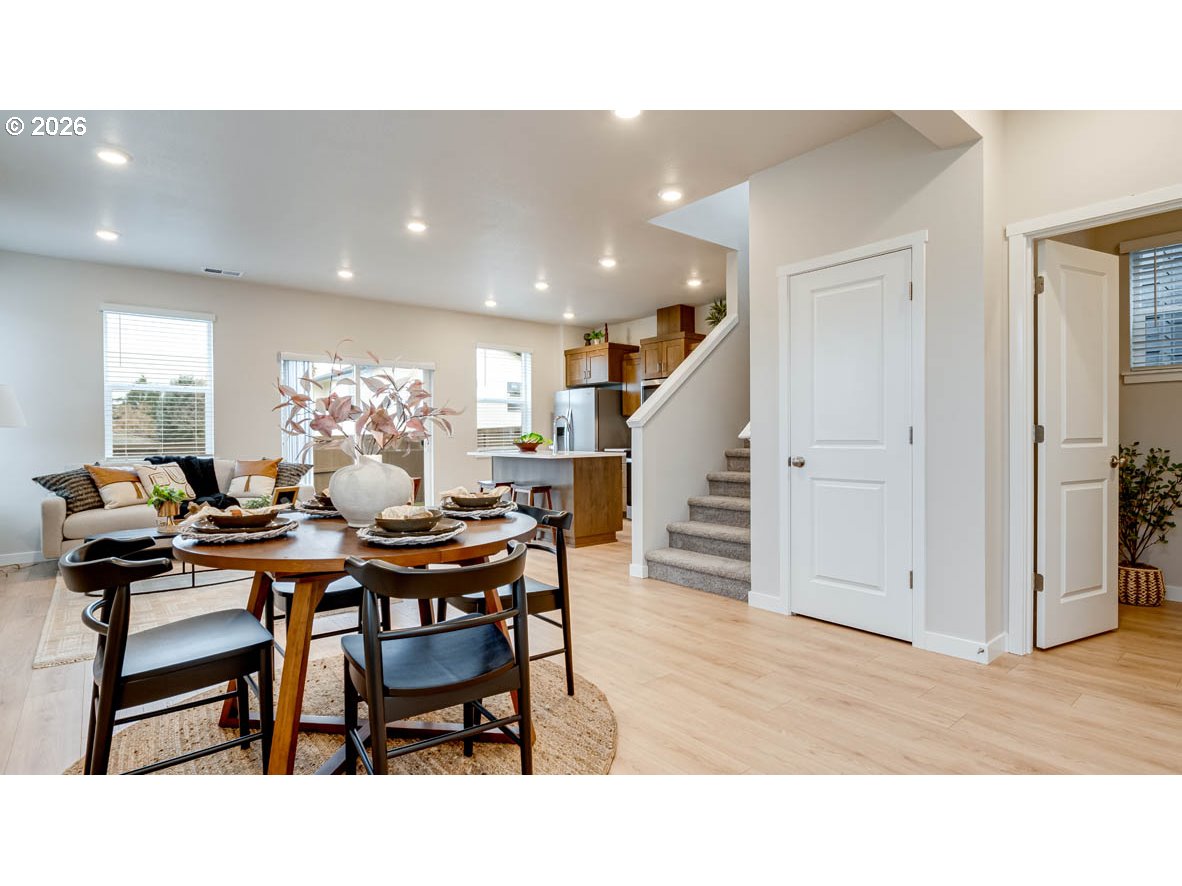 3577 SW Eleven Mile AVE