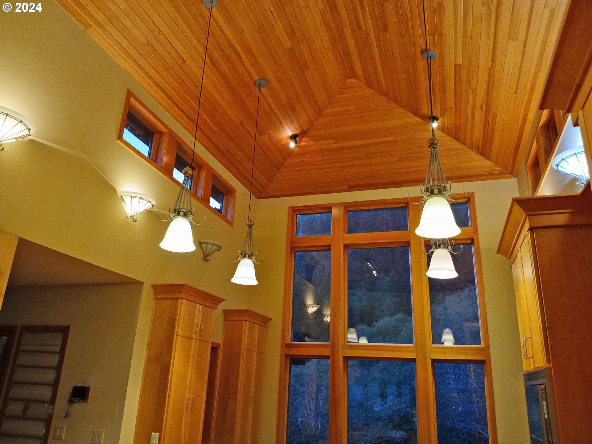 Garibaldi, Oregon 97118, United States, 4 Bedrooms Bedrooms, ,3 BathroomsBathrooms,Residential,Active,50254