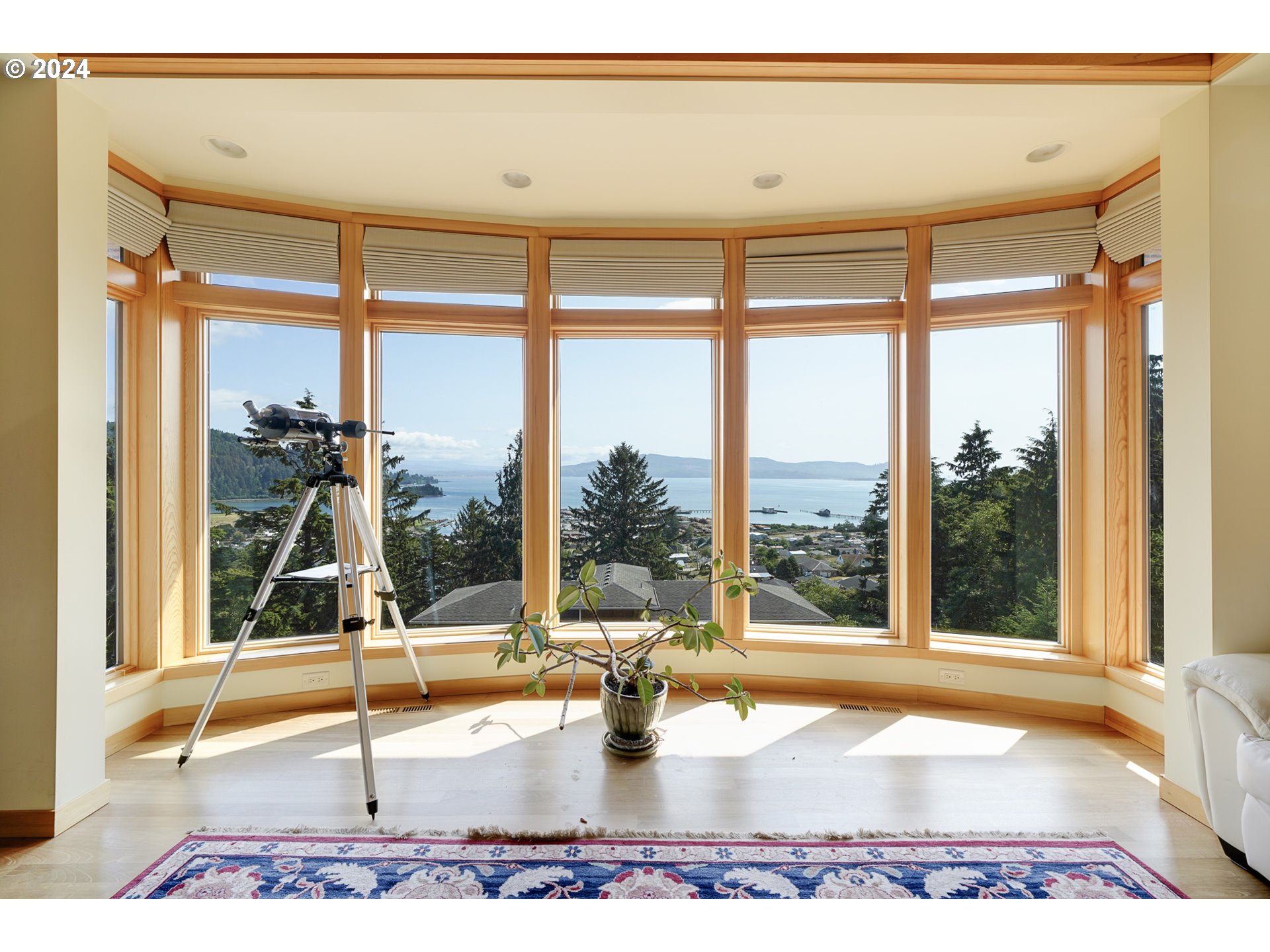 Garibaldi, Oregon 97118, United States, 4 Bedrooms Bedrooms, ,3 BathroomsBathrooms,Residential,Active,50254