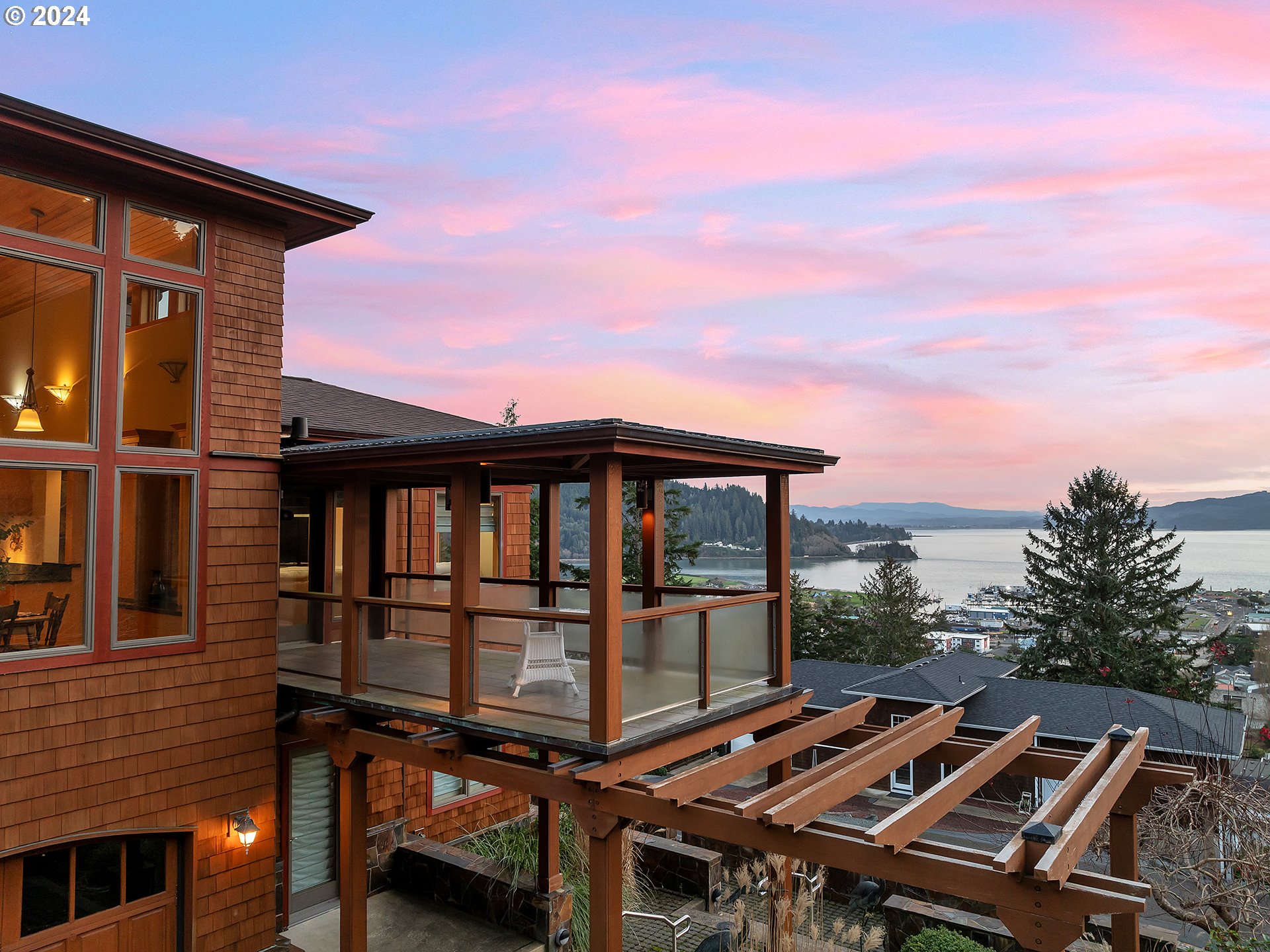 Garibaldi, Oregon 97118, United States, 4 Bedrooms Bedrooms, ,3 BathroomsBathrooms,Residential,Active,50254