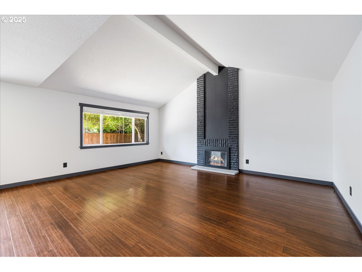 Aloha, Oregon 97078, United States, 3 Bedrooms Bedrooms, ,2 BathroomsBathrooms,Residential,Active,163390