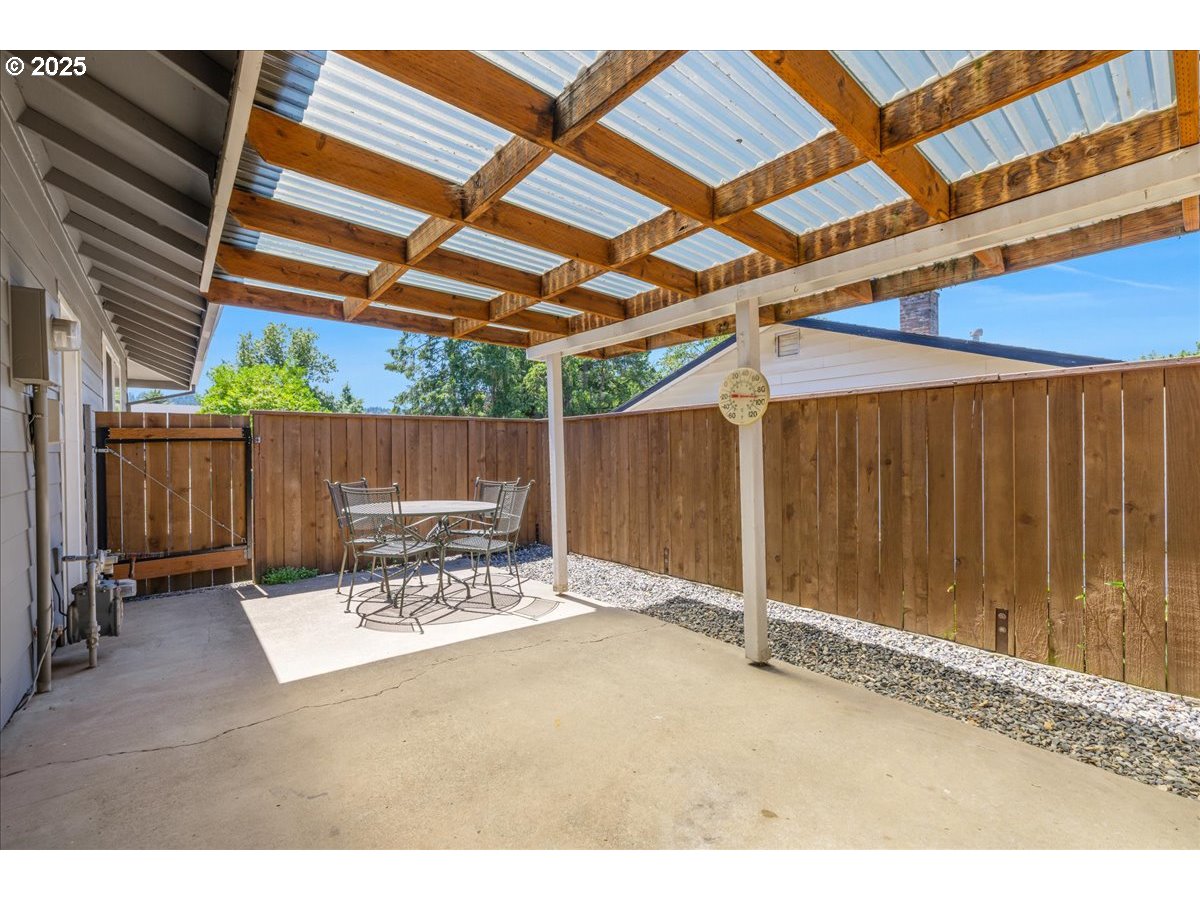 Aloha, Oregon 97078, United States, 3 Bedrooms Bedrooms, ,2 BathroomsBathrooms,Residential,Active,163390