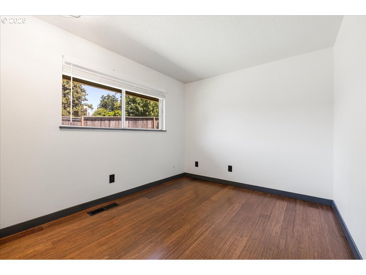 Aloha, Oregon 97078, United States, 3 Bedrooms Bedrooms, ,2 BathroomsBathrooms,Residential,Active,163390