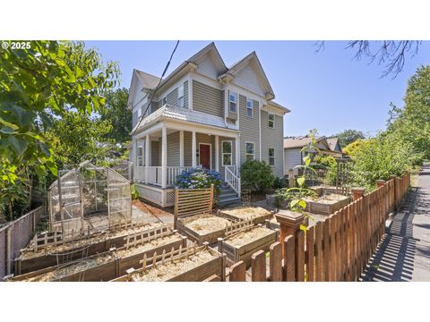 7824 SE ALDER ST Portland OR 97215