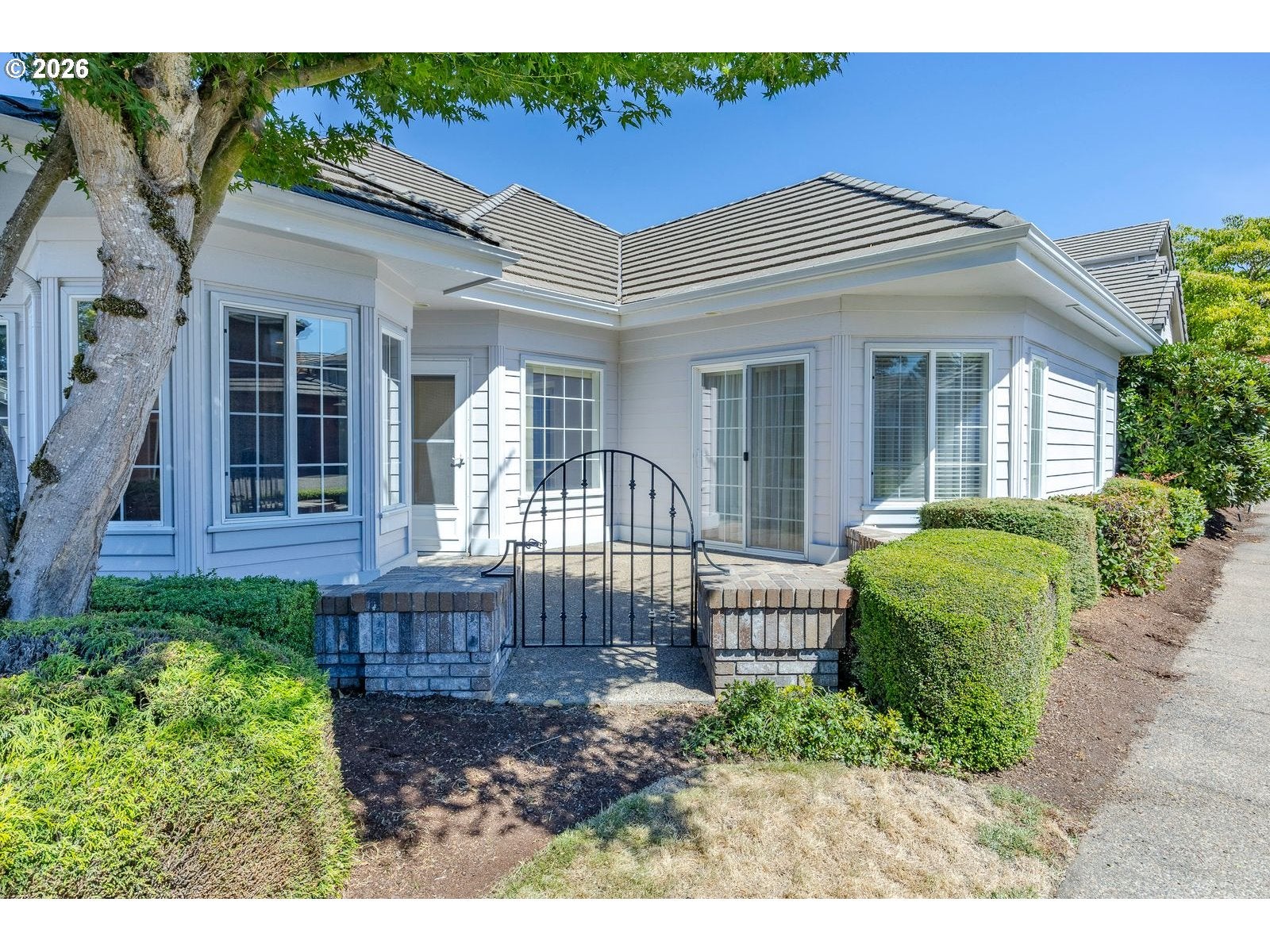 3279 Lakemont DR