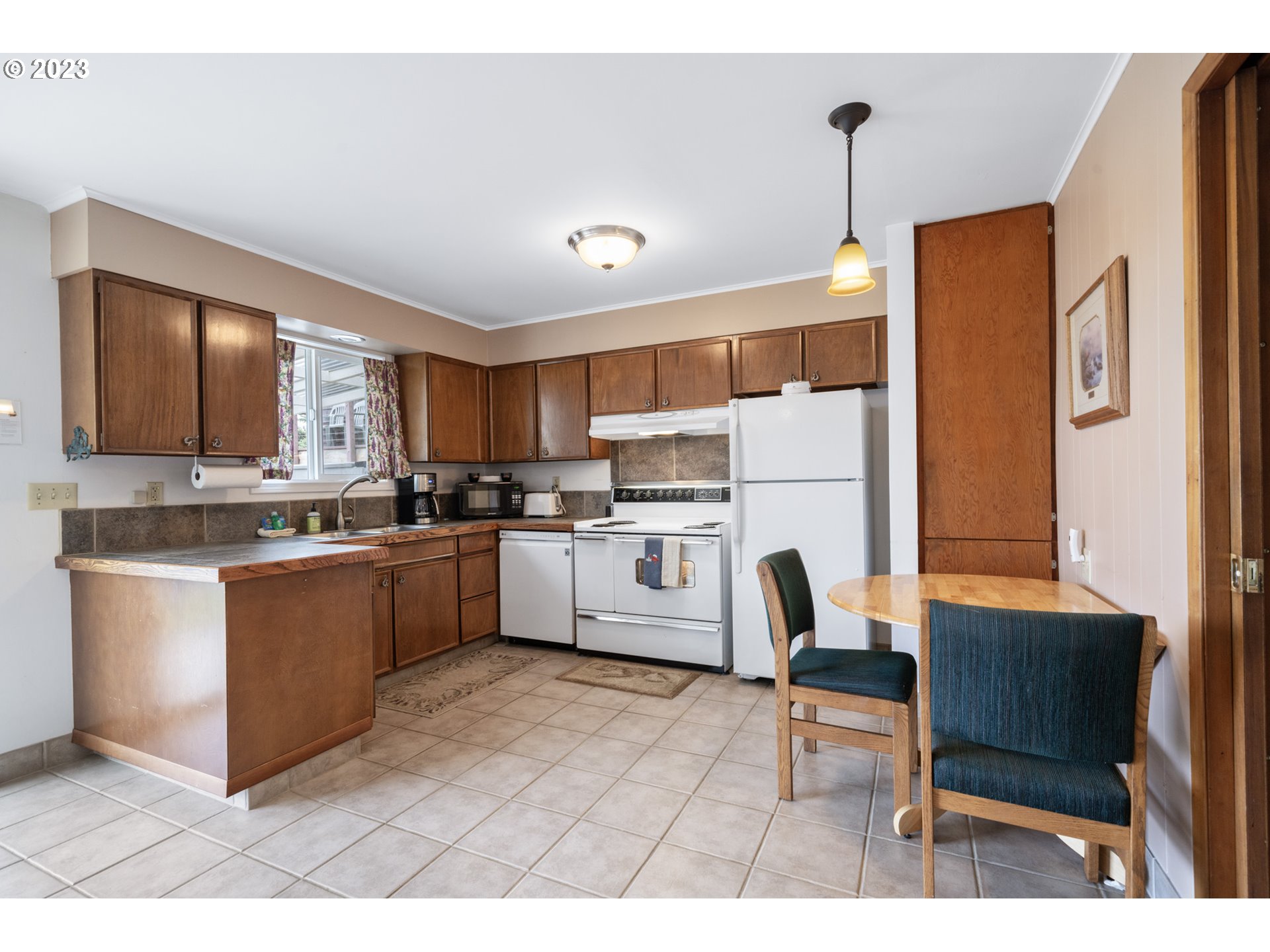 Oceanside, Oregon 97134, United States, 3 Bedrooms Bedrooms, ,2 BathroomsBathrooms,Residential,Active,38823