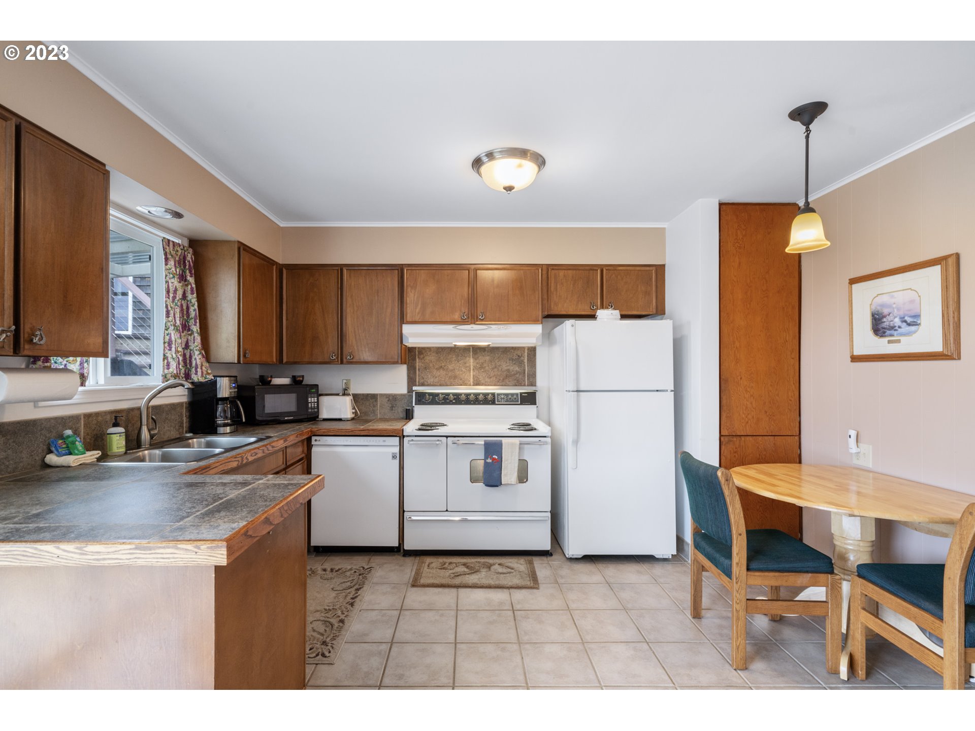 Oceanside, Oregon 97134, United States, 3 Bedrooms Bedrooms, ,2 BathroomsBathrooms,Residential,Active,38823