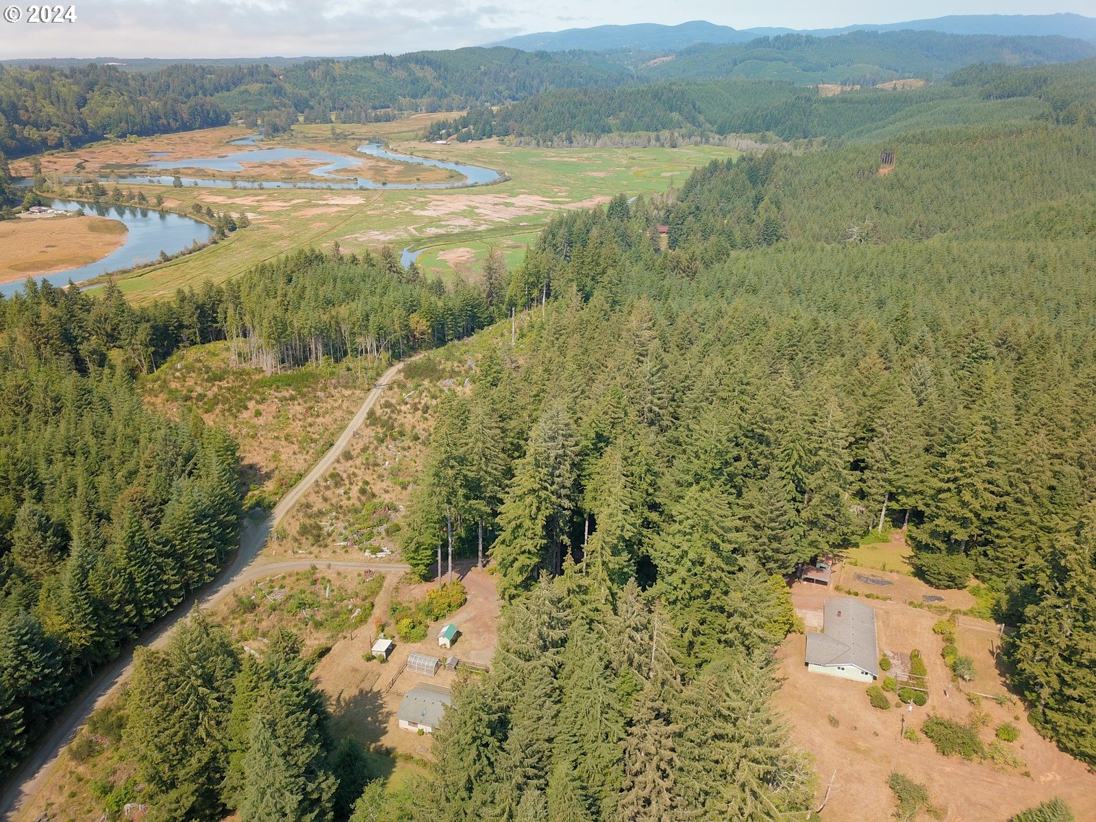 Florence, Oregon 97439, United States, 5 Bedrooms Bedrooms, ,2 BathroomsBathrooms,Residential,Pending,43918