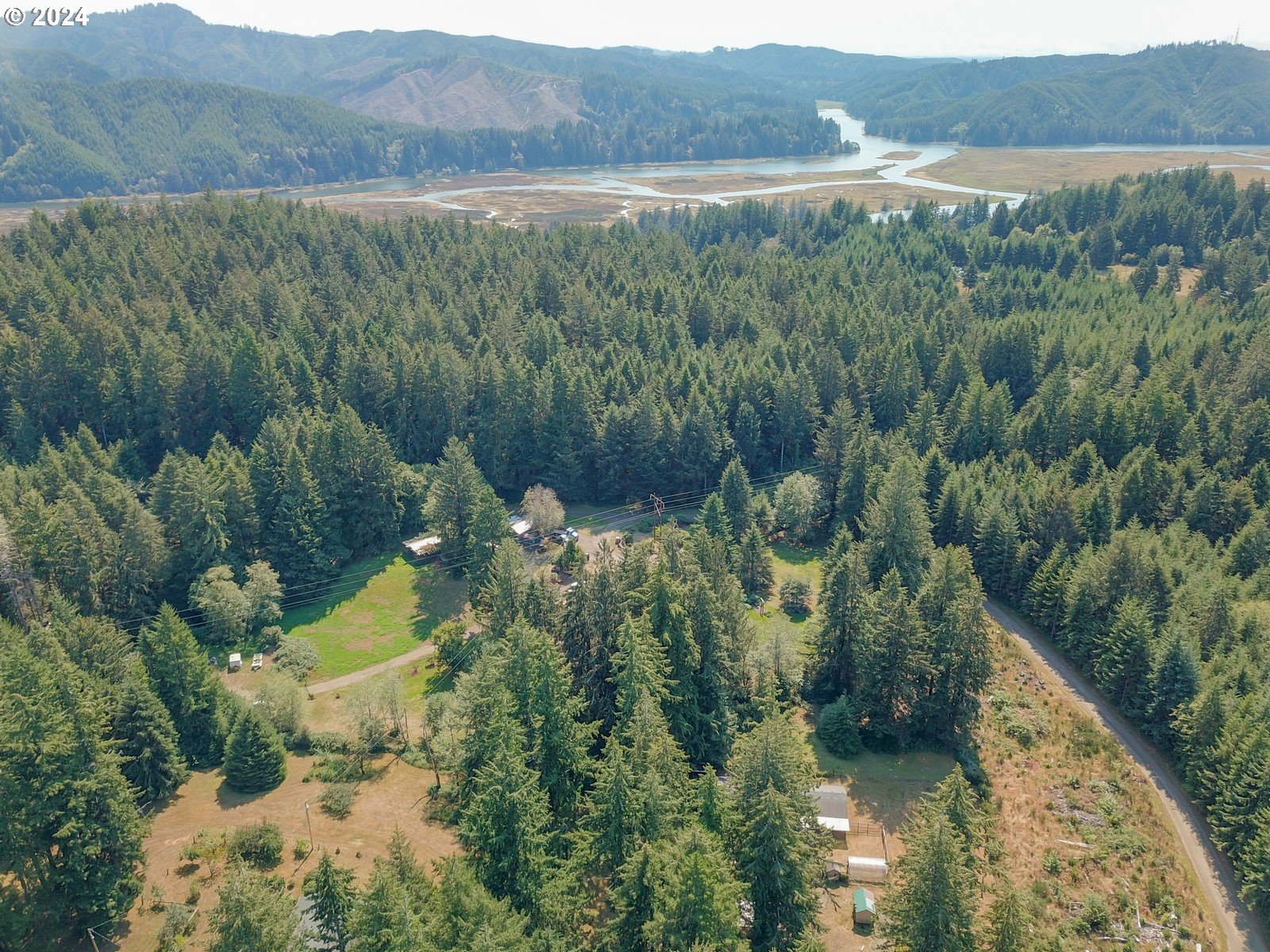 Florence, Oregon 97439, United States, 5 Bedrooms Bedrooms, ,2 BathroomsBathrooms,Residential,Pending,43918