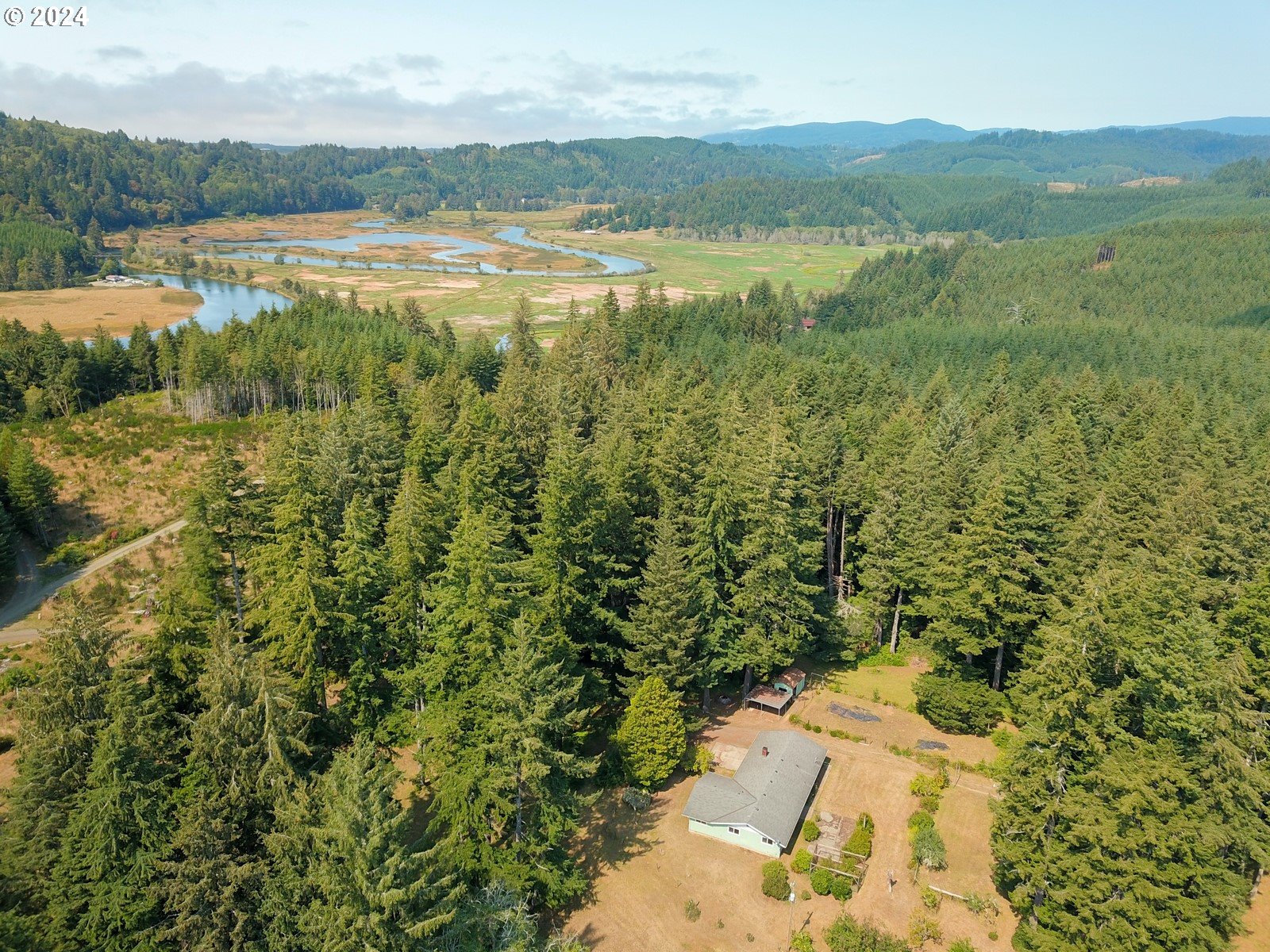 Florence, Oregon 97439, United States, 5 Bedrooms Bedrooms, ,2 BathroomsBathrooms,Residential,Pending,43918