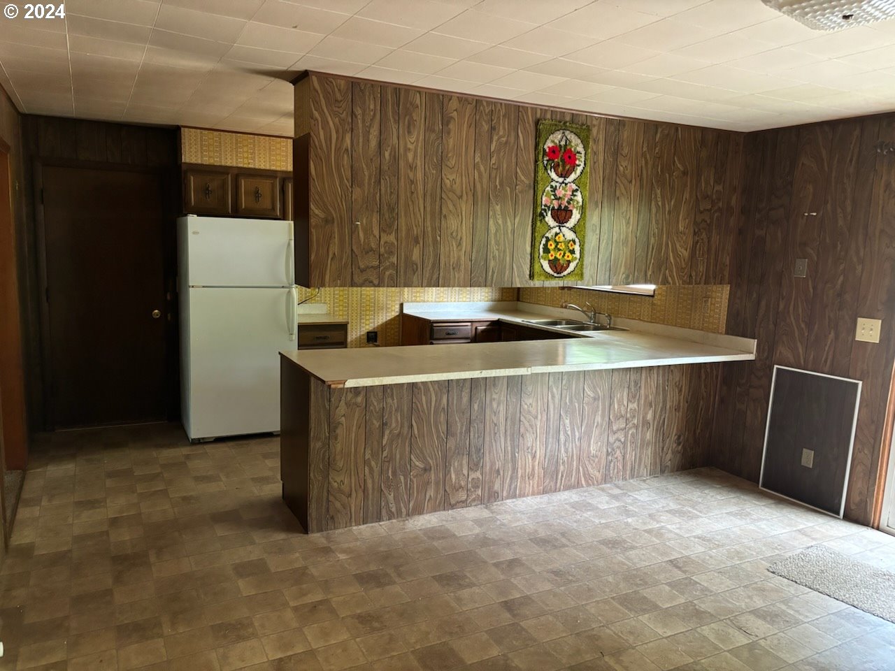 Florence, Oregon 97439, United States, 5 Bedrooms Bedrooms, ,2 BathroomsBathrooms,Residential,Pending,43918