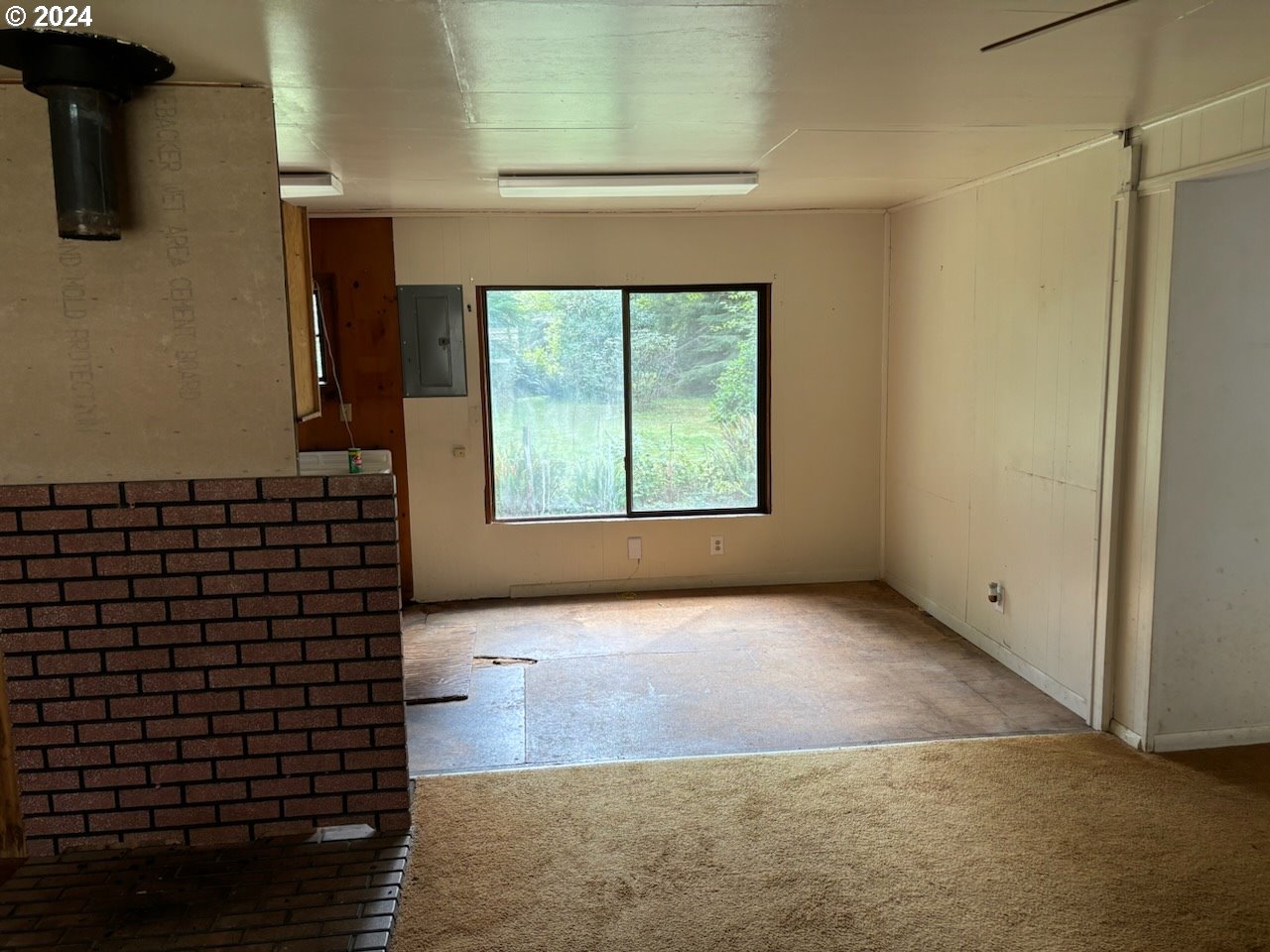 Florence, Oregon 97439, United States, 5 Bedrooms Bedrooms, ,2 BathroomsBathrooms,Residential,Pending,43918