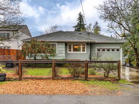 8022 SE 60TH AVE Portland OR 97206