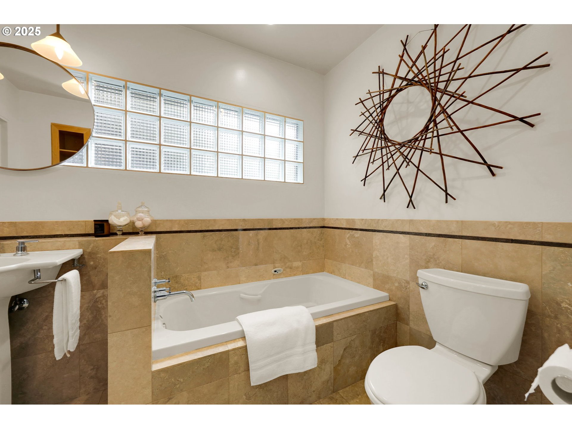 Eugene, Oregon 97405, United States, 4 Bedrooms Bedrooms, ,2 BathroomsBathrooms,Residential,Pending,152893