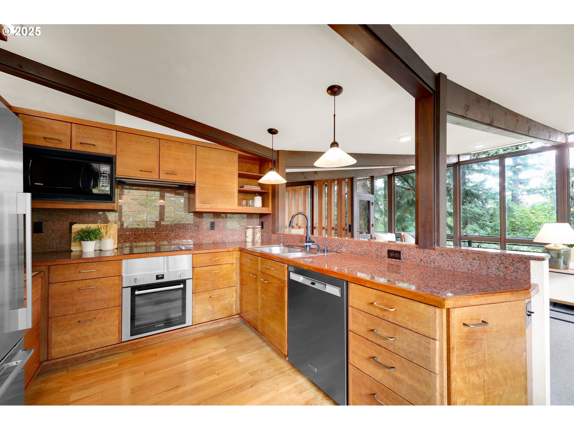 Eugene, Oregon 97405, United States, 4 Bedrooms Bedrooms, ,2 BathroomsBathrooms,Residential,Pending,152893