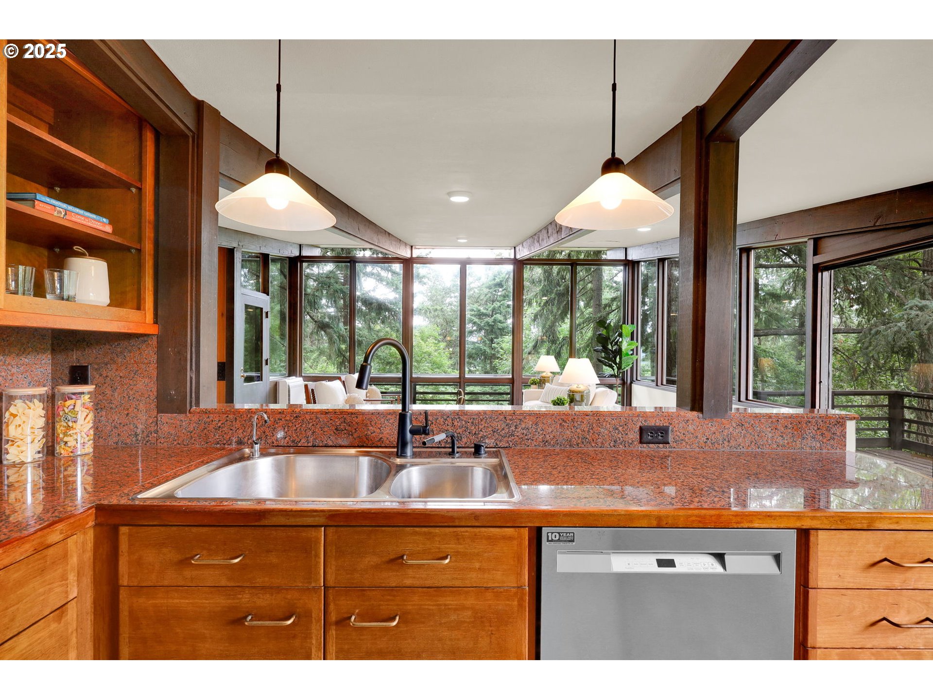 Eugene, Oregon 97405, United States, 4 Bedrooms Bedrooms, ,2 BathroomsBathrooms,Residential,Pending,152893