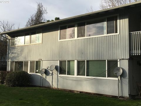 2070 W 16TH WAY Eugene OR 97402