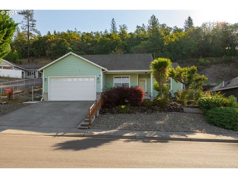 675 NE CUMMINS ST Roseburg OR 97470
