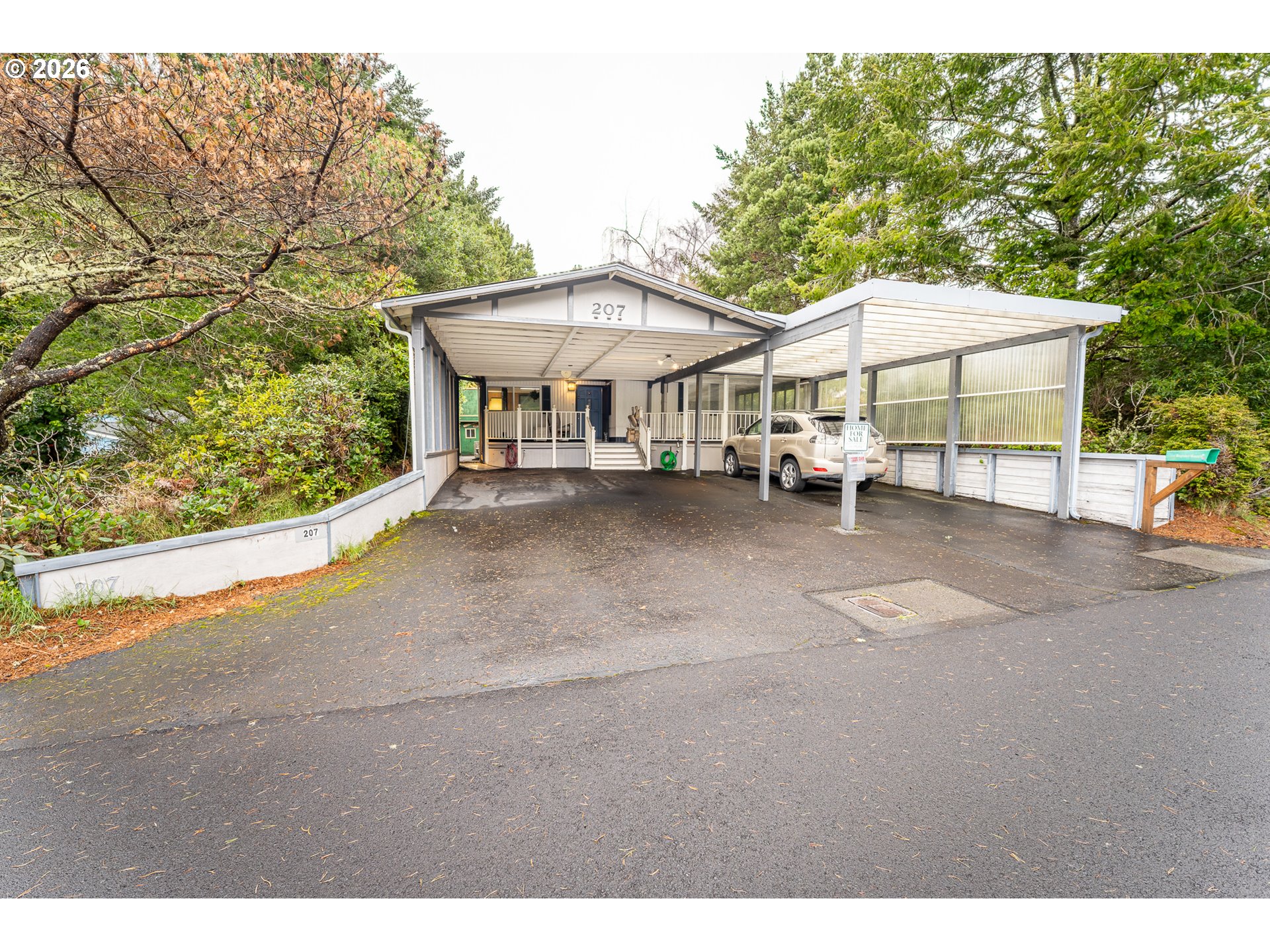 1600 RHODODENDRON DR