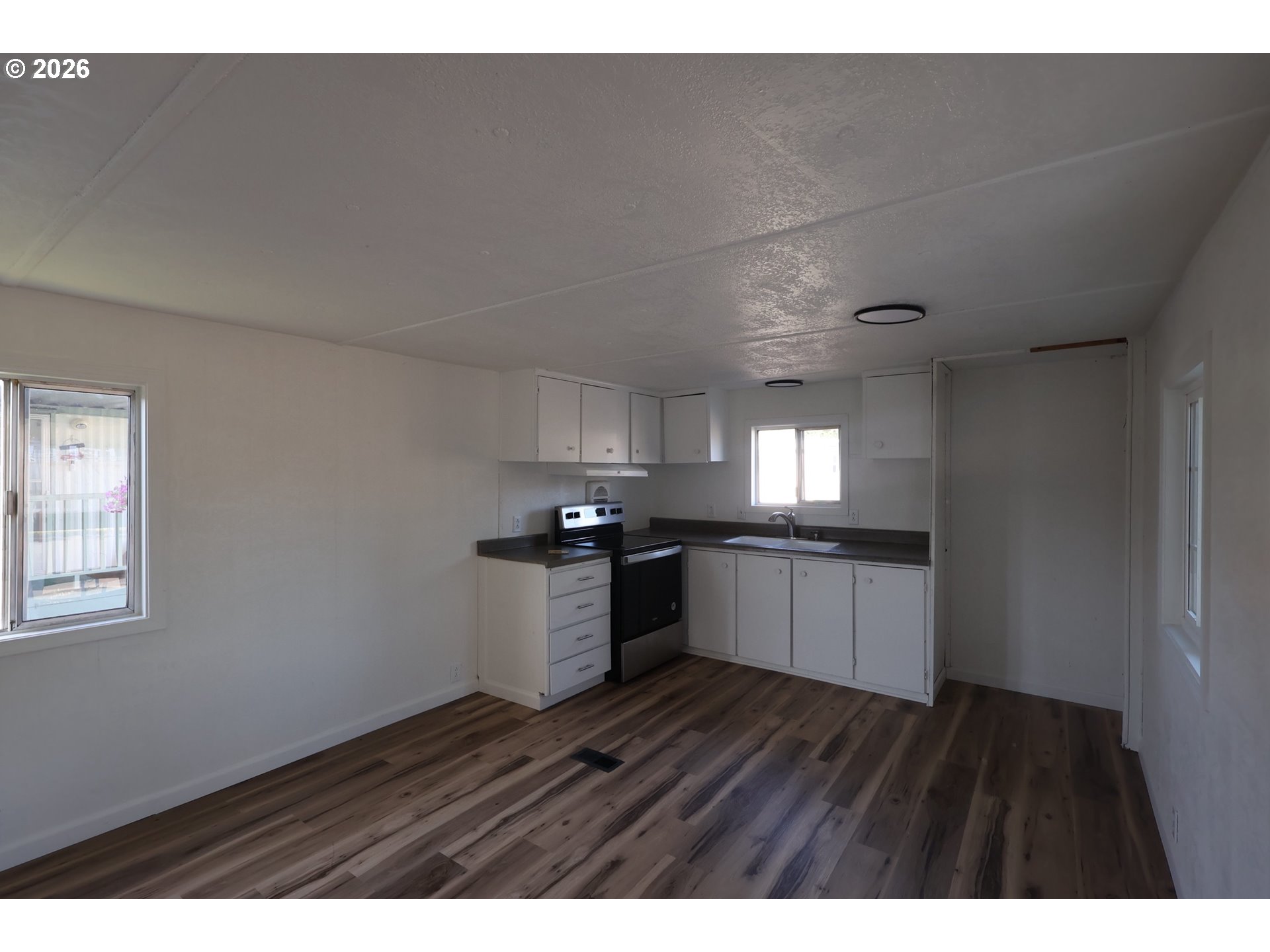 1120 W Fairview DR 48