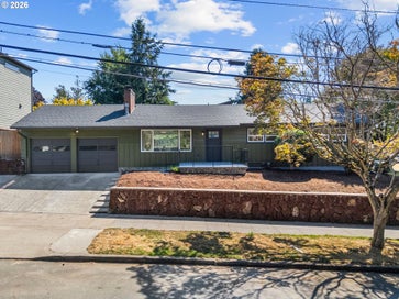 3704 SE RAYMOND ST Portland OR 97202