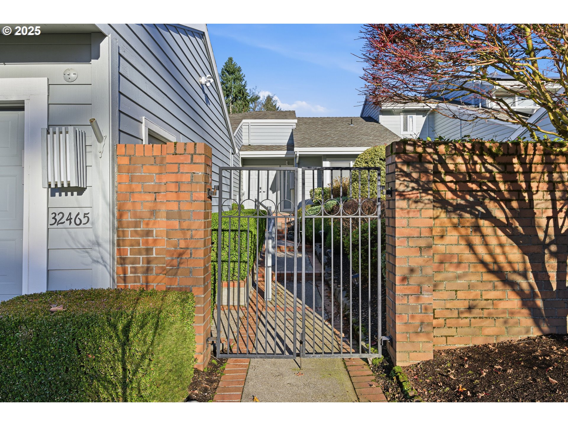 32465 SW LAKE POINT CT